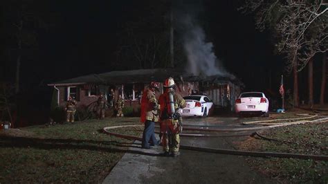 3 displaced after house fire in southwest Austin